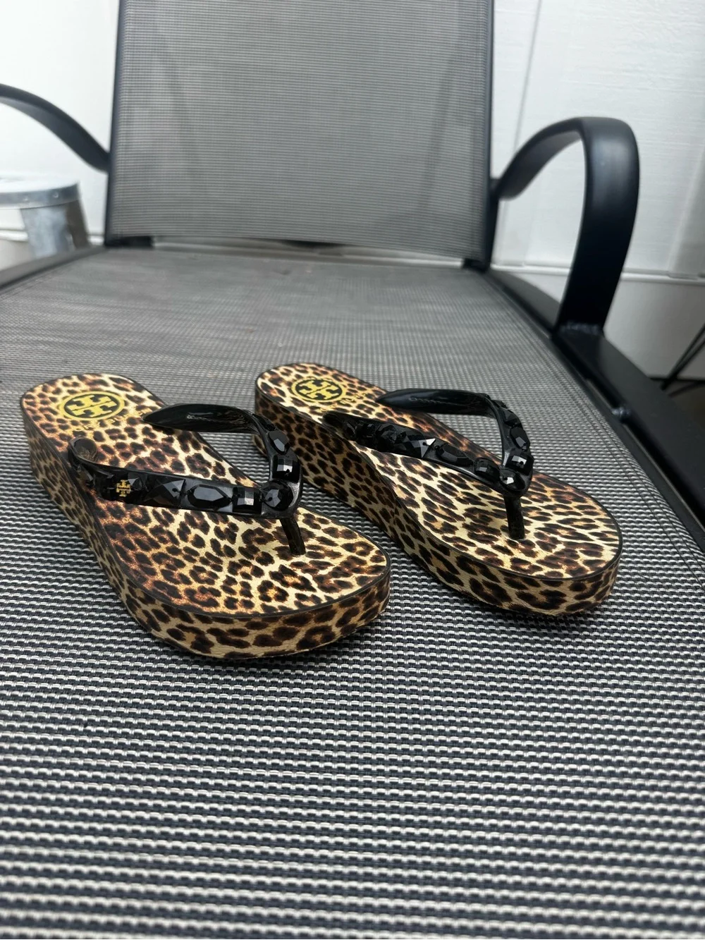 Tory Burch Gemini Link Wedge Flip Flops Leopard Black Size 5 w/ Box
